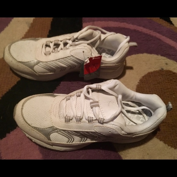 Danskin Now Sneakers — Size Women’s 7.5 —- NEW WITH TAGS - Picture 3 of 8